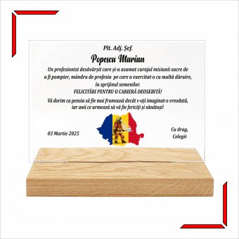 Placheta plexiglas pe suport de lemn - pensionare pompier
